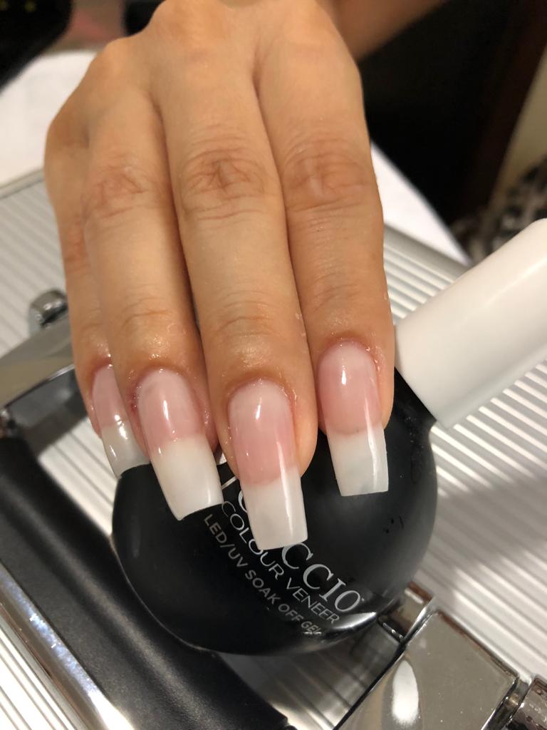 5 ideias de títulos:
1. Unhas de Gel na Gravidez: Guia Completo para Gestantes
2. Os Riscos Ocultos das Unhas de Gel Durante a Gestação
3. Mitos e Verdades: Unhas de Gel e a Saúde do Bebê
4. Como Fazer Unhas de Gel com Segurança na Gravidez
5. Alternativas Seguras para Unhas de Gel para Gestantes