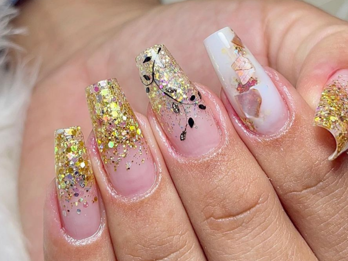 5 ideias de títulos:
1. Unhas de Gel com Glitter Delicado: As Tendências de 2026 que Você Precisa Conhecer
2. Brilho Sofisticado: Como Criar Unhas de Gel Delicadas com Glitter
3. Guia Completo: Unhas de Gel com Glitter Encapsulado e Efeito Cascata
4. Do Minimalismo ao Glamour: Unhas de Gel Delicadas com Toques de Glitter
5. Cores e Formatos: A Combinação Perfeita para Unhas de Gel com Glitter Delicado