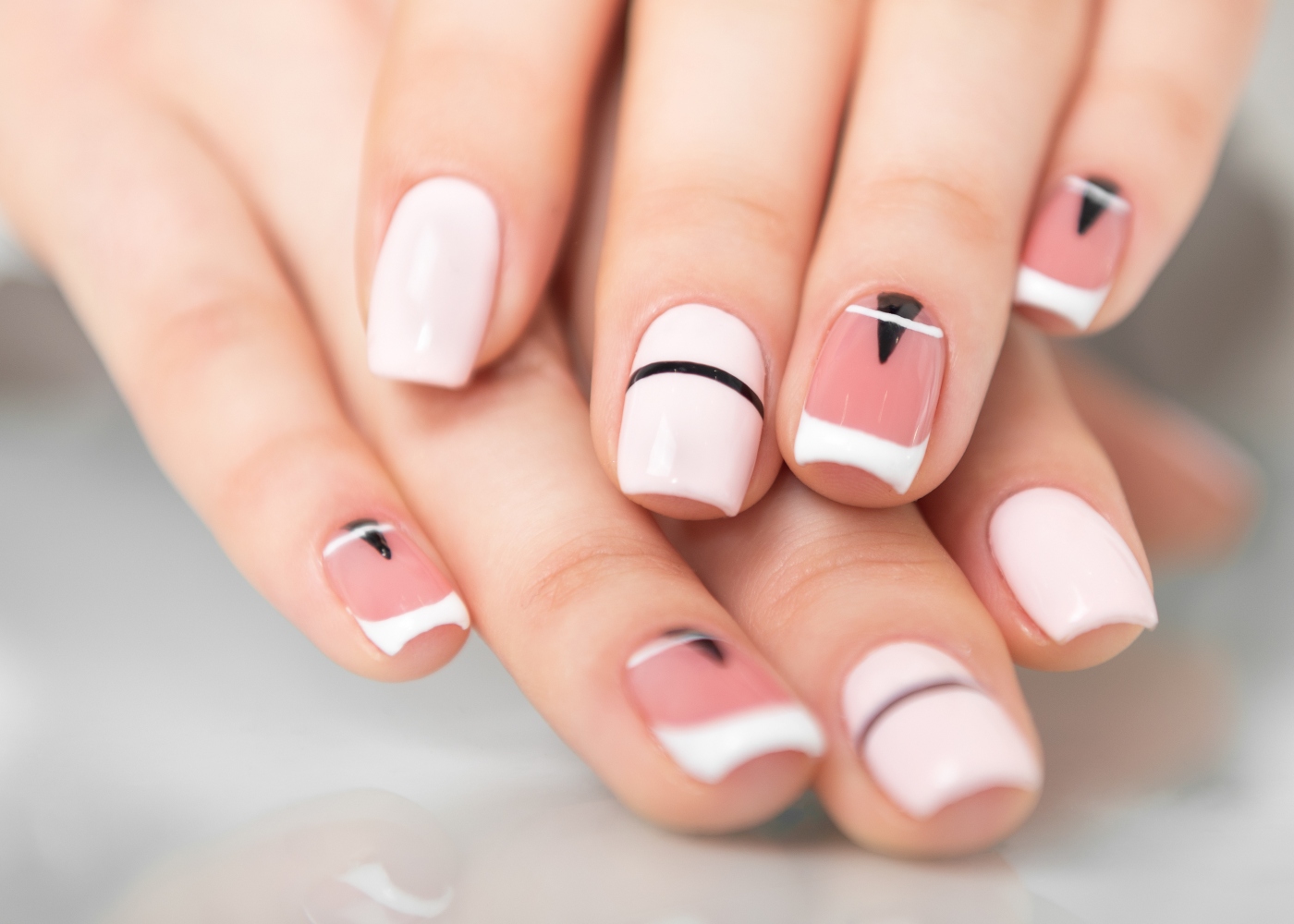 5 ideias de títulos:
1. Unha de Gel na Gravidez: Guia Completo de Segurança e Cuidados.
2. Grávida Pode Usar Unha de Gel? O Que Você Precisa Saber.
3. Os Perigos Ocultos da Unha de Gel Durante a Gestação.
4. Unha de Gel e Parto: Recomendações Essenciais para Gestantes.
5. Alternativas Seguras para Unhas de Gel na Gravidez.