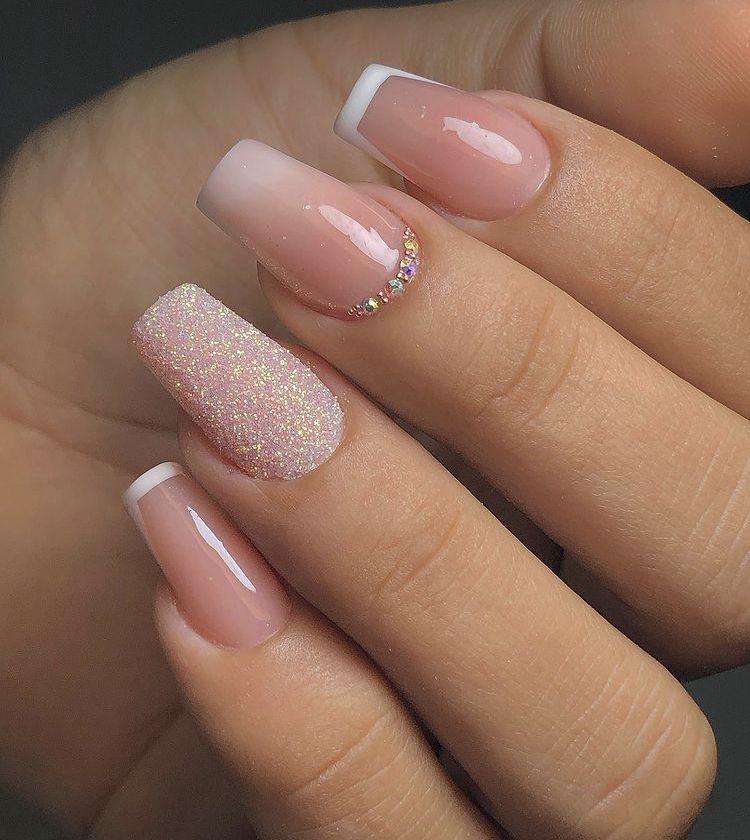 Glazed Nails e Efeito Cromado: O Brilho que Você Precisa em 2026