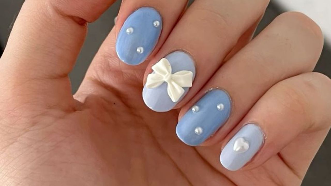 unhas azul marinho e branco versus azul serenity qual escolher