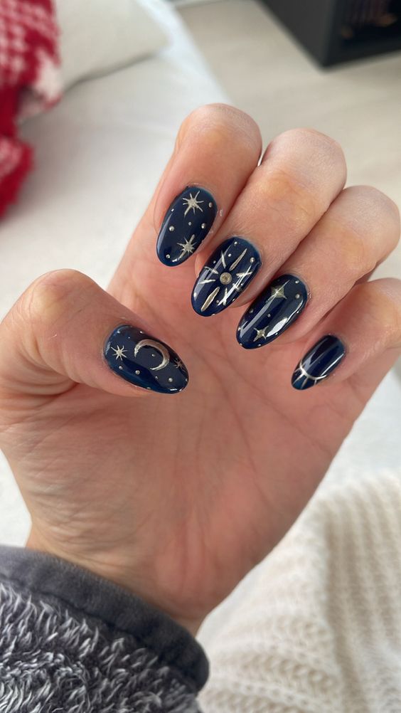 unhas estilo joia azul
