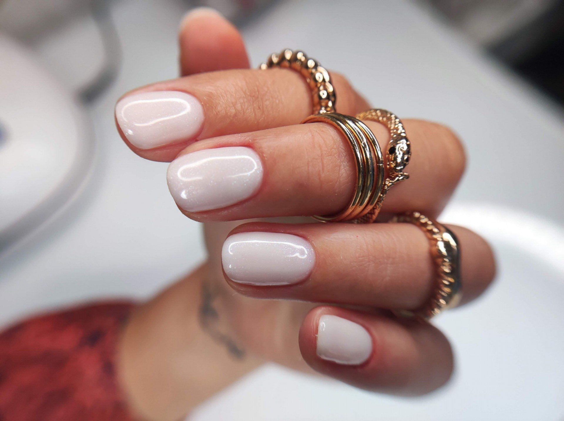 5 ideias de títulos:
1. Unhas Brancas: O Guia Completo de Estilos e Tendências
2. Nail Art Branca: Inspire-se com Designs Clássicos e Modernos
3. Como Pintar Unhas Brancas Perfeitas: Dicas Infalíveis
4. Unhas Brancas para Cada Ocasião: Do Dia a Dia a Eventos Especiais
5. Baby Boomer e Francesinha: As Variações Mais Amadas de Unhas Brancas