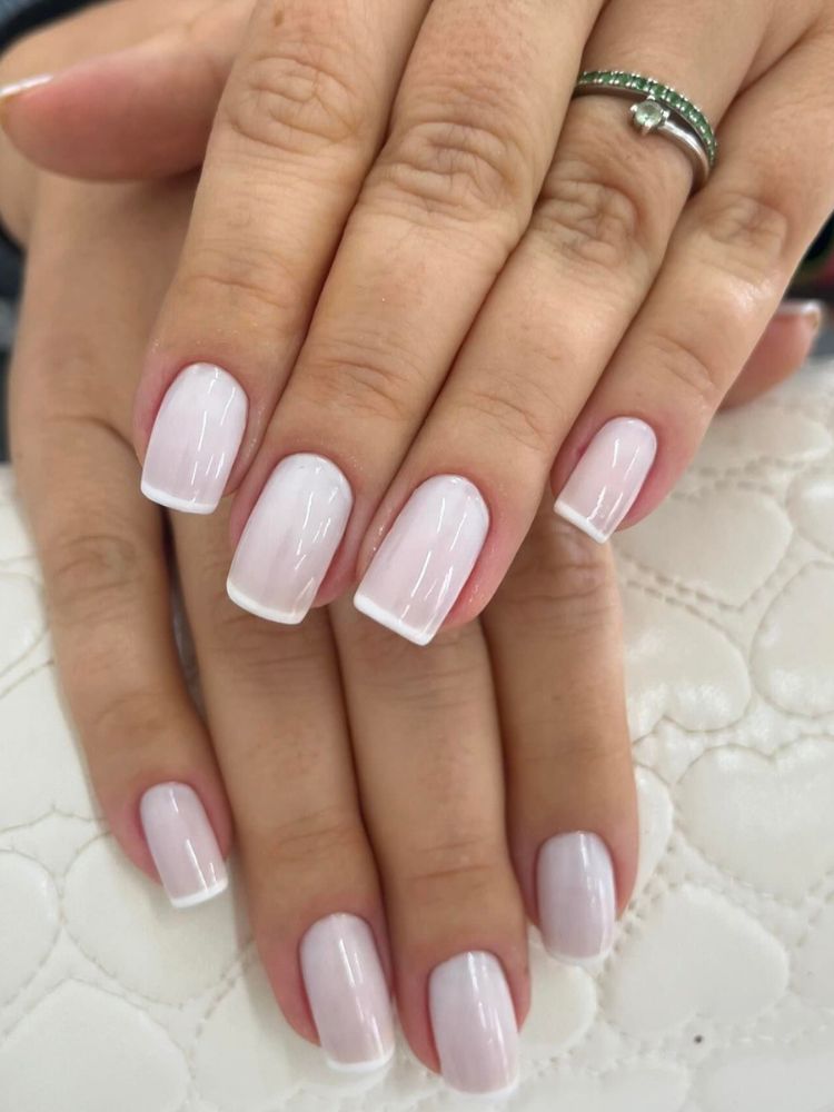 5 ideias de títulos:
1. Unhas Brancas: O Guia Completo de Estilos e Tendências
2. Nail Art Branca: Inspire-se com Designs Clássicos e Modernos
3. Como Pintar Unhas Brancas Perfeitas: Dicas Infalíveis
4. Unhas Brancas para Cada Ocasião: Do Dia a Dia a Eventos Especiais
5. Baby Boomer e Francesinha: As Variações Mais Amadas de Unhas Brancas