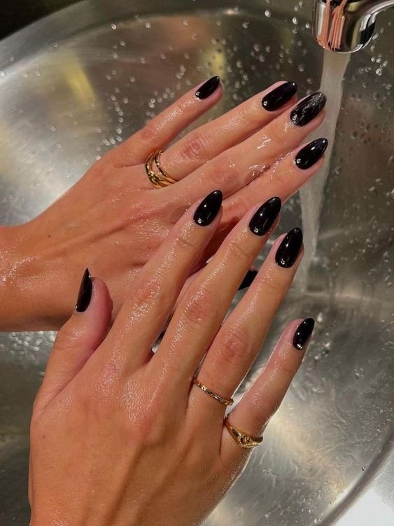 ideias de unha em gel decorada preta