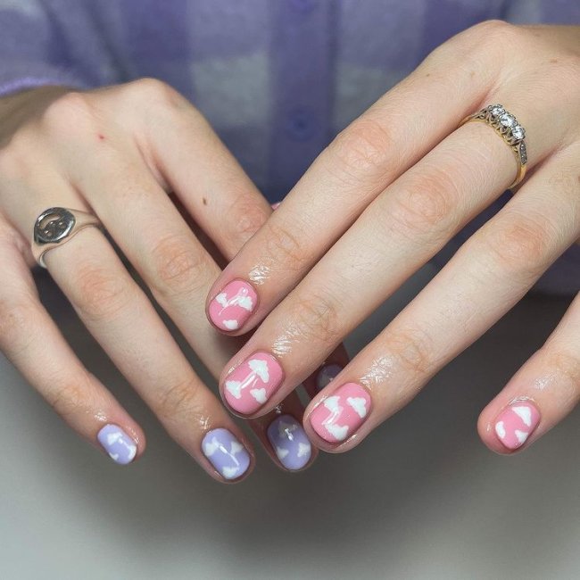 unhas lilás curtas