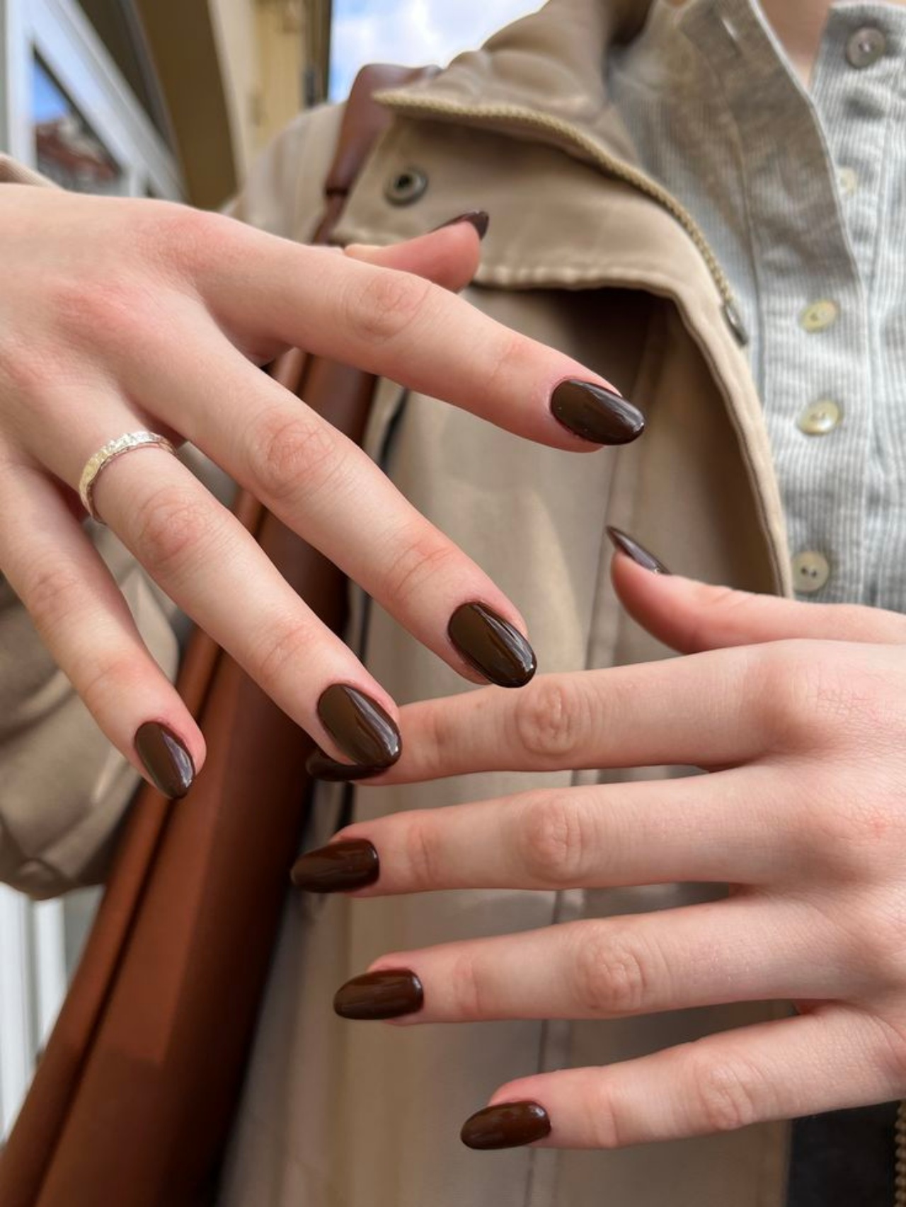 5 ideias de títulos:
1. Unhas Marrons: O Guia Completo da Tendência 