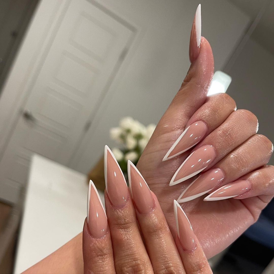 unha stiletto cromada