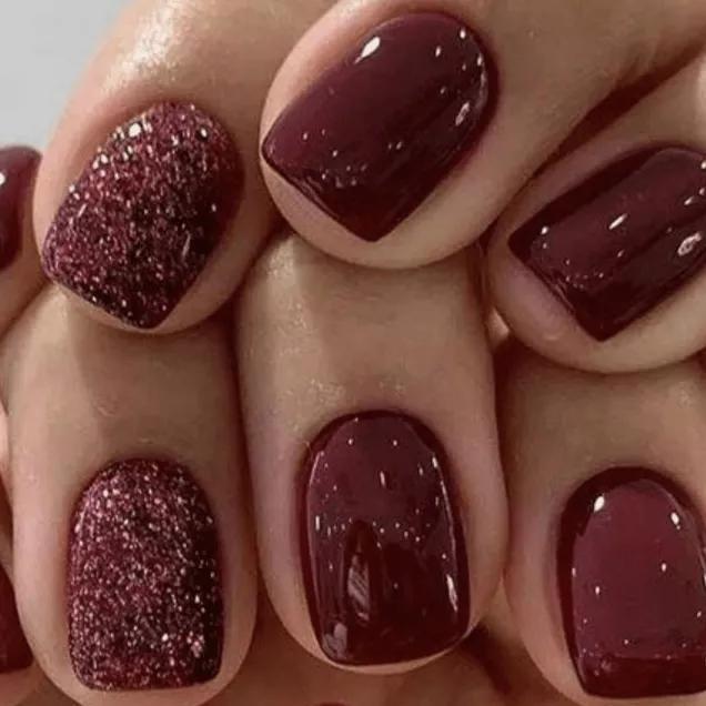 unhas curtas coloridas