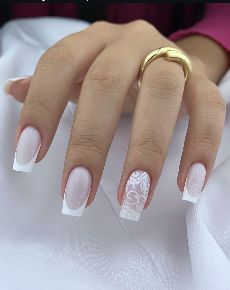 unhas brancas francesinha
