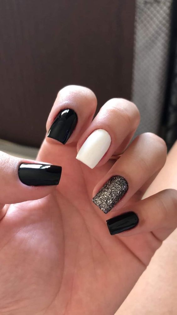 como evitar esmalte preto manchado nas unhas