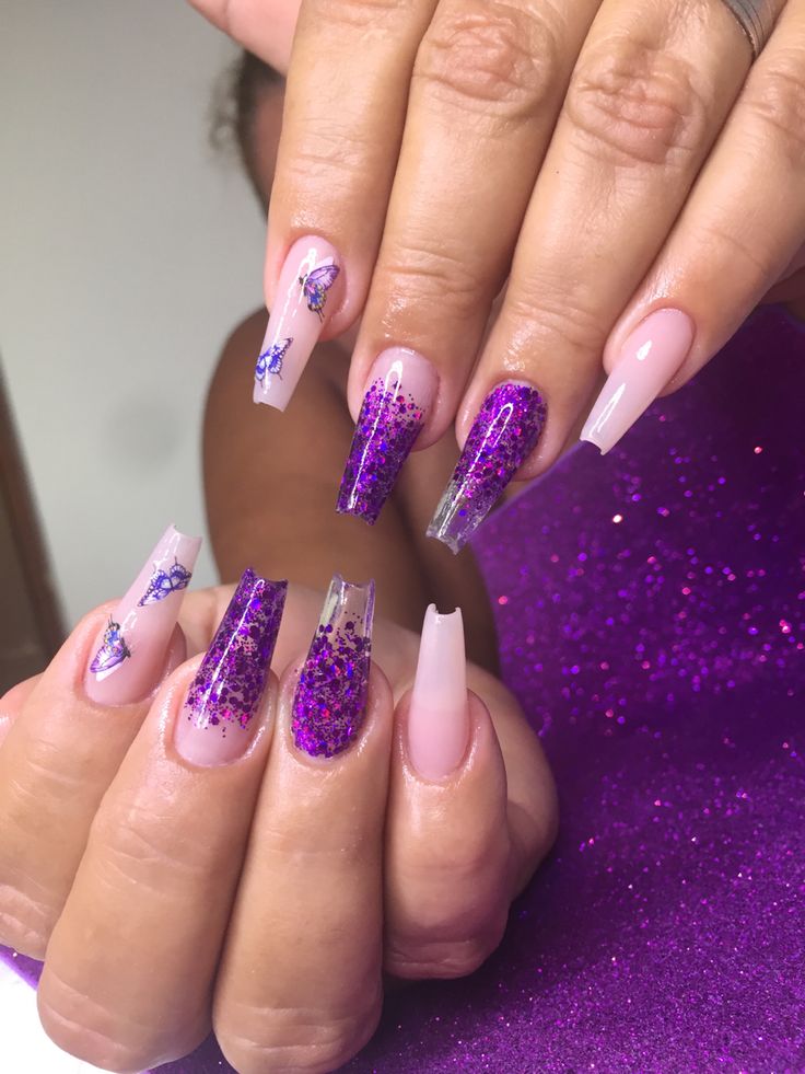 unhas em gel lilás