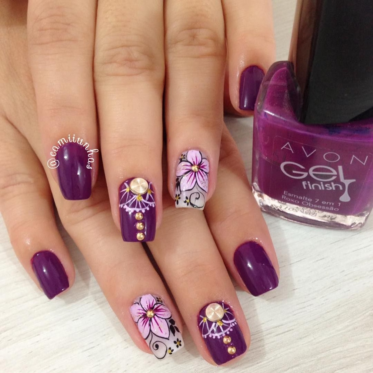 unhas roxas stiletto