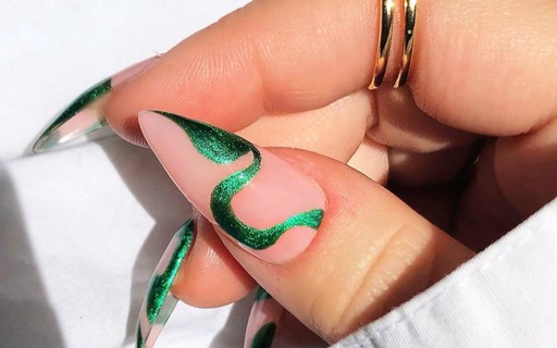 5 ideias de títulos:
1. Guia Completo: Escolhendo a Lixa de Unha Perfeita para Cada Necessidade.
2. Lixa de Vidro vs. Lixa de Papel: Qual a Melhor Opção para Suas Unhas?
3. Desvendando as Gramaturas: Como a Granulometria da Lixa Afeta Suas Unhas.
4. Dicas de Manicure Profissional: O Uso Correto das Lixas para Alongamentos.
5. Higiene e Durabilidade: Por Que Investir em Lixas Laváveis e Esterilizáveis?