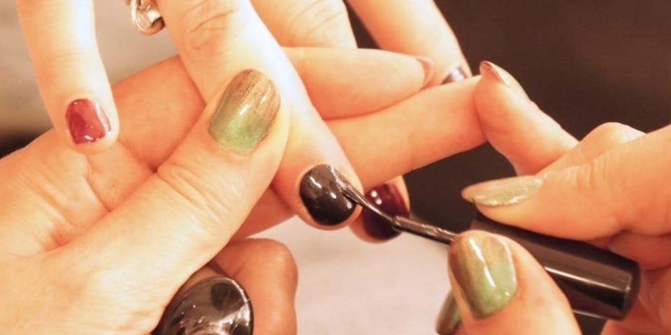 5 ideias de títulos:
1. Guia Completo: Escolhendo a Lixa de Unha Perfeita para Cada Necessidade.
2. Lixa de Vidro vs. Lixa de Papel: Qual a Melhor Opção para Suas Unhas?
3. Desvendando as Gramaturas: Como a Granulometria da Lixa Afeta Suas Unhas.
4. Dicas de Manicure Profissional: O Uso Correto das Lixas para Alongamentos.
5. Higiene e Durabilidade: Por Que Investir em Lixas Laváveis e Esterilizáveis?