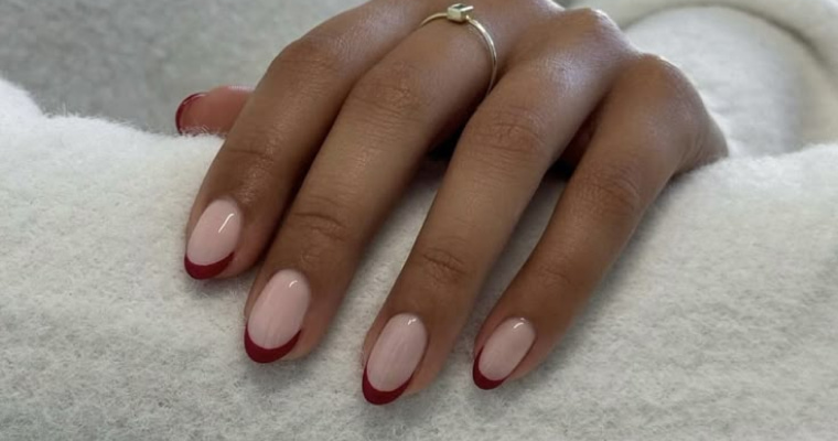 5 ideias de títulos:
1. Guia Completo: Escolhendo a Lixa de Unha Perfeita para Cada Necessidade.
2. Lixa de Vidro vs. Lixa de Papel: Qual a Melhor Opção para Suas Unhas?
3. Desvendando as Gramaturas: Como a Granulometria da Lixa Afeta Suas Unhas.
4. Dicas de Manicure Profissional: O Uso Correto das Lixas para Alongamentos.
5. Higiene e Durabilidade: Por Que Investir em Lixas Laváveis e Esterilizáveis?