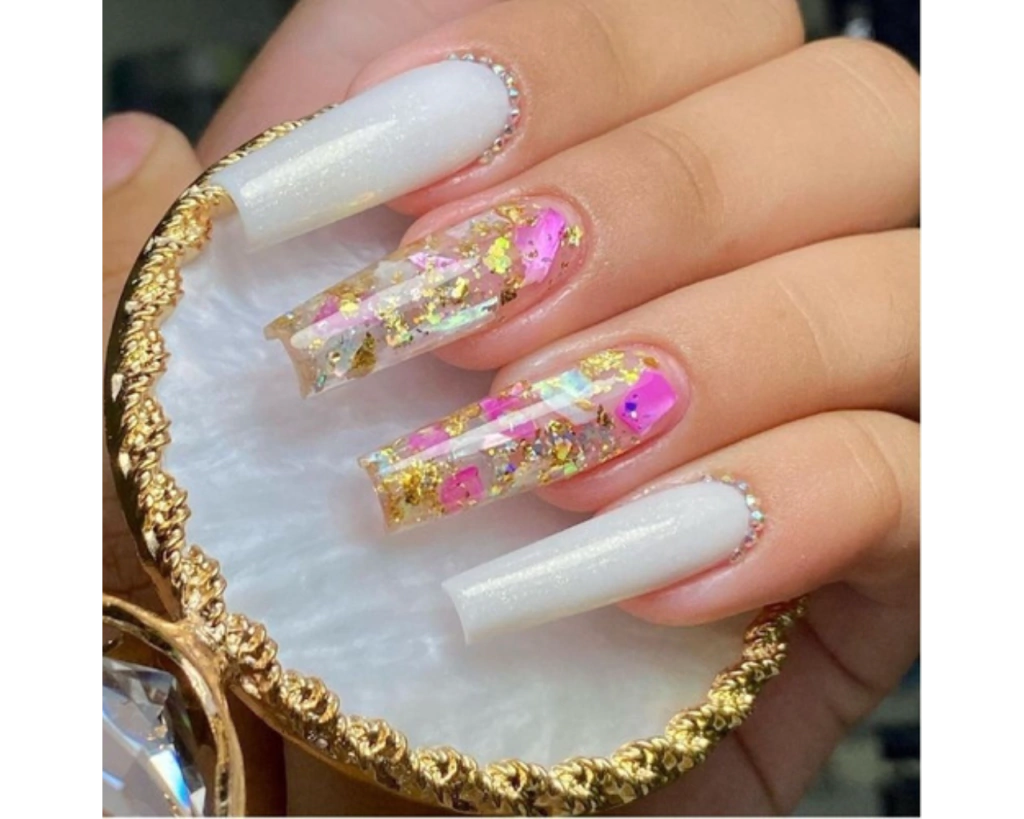 erros comuns ao aplicar madrepérola nas unhas