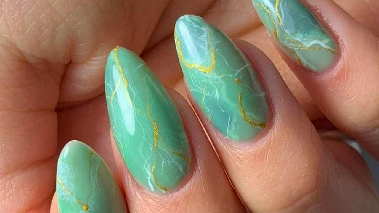 Combinações de cores para unhas marmorizadas: inspirações criativas