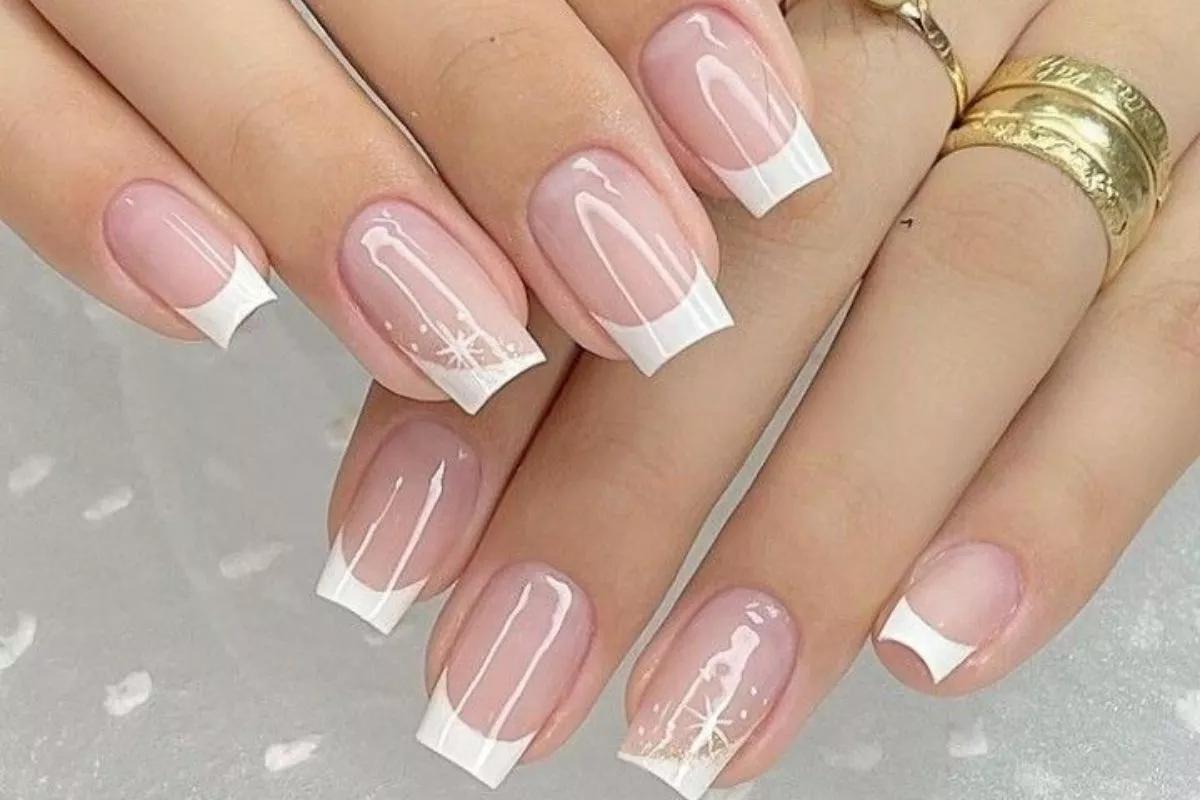 Luxo Discreto nas Unhas: O Que É e Como Adotar a Tendência