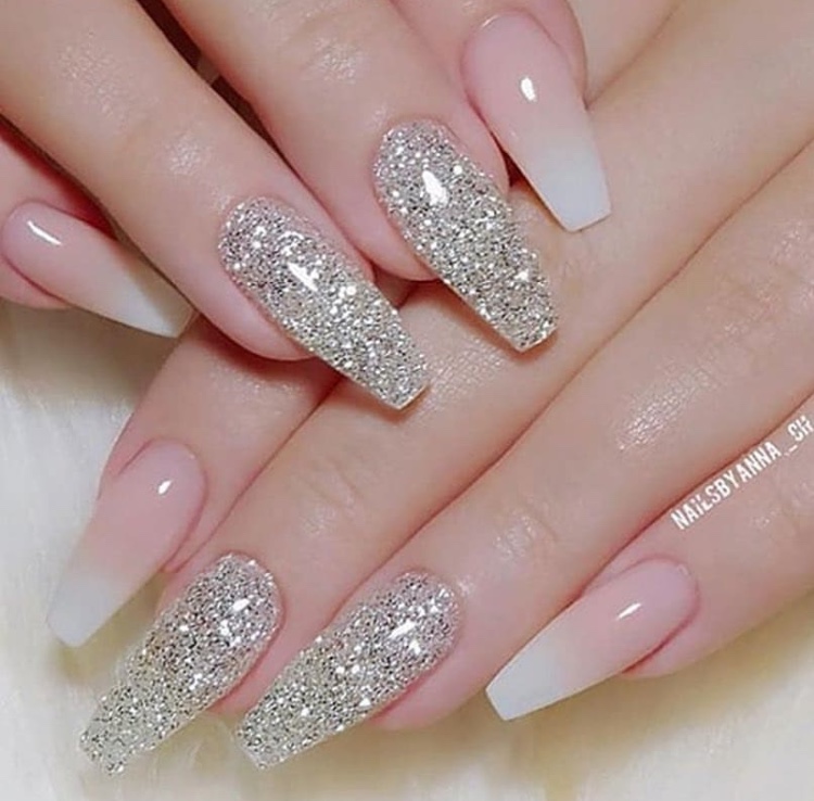 modelo de unha de fibra