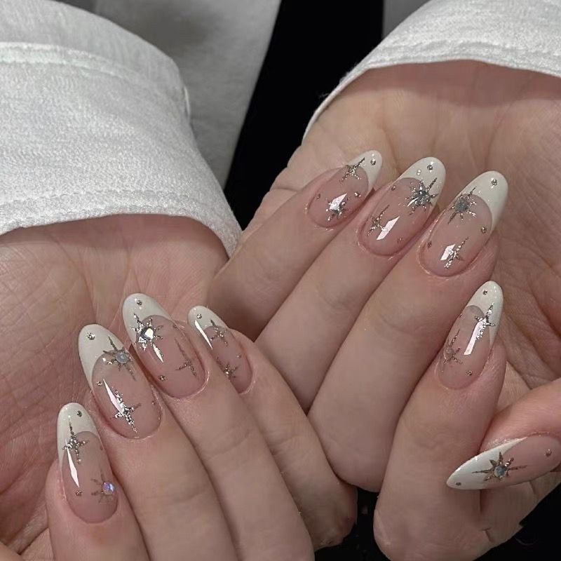 modelo de unha em gel branca