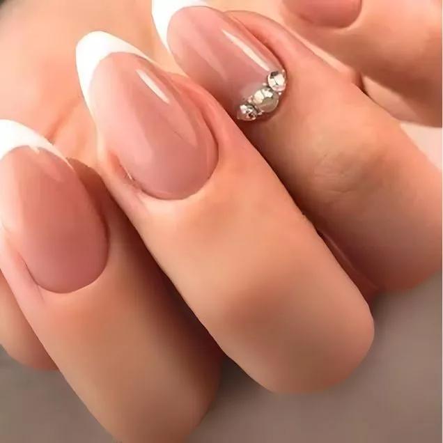 5 ideias de títulos:
1. Unhas Francesinha em Gel: Guia Completo dos Estilos e Tendências
2. Descubra os Segredos da Francesinha Reversa em Gel para um Look Sofisticado
3. Francesinha Colorida e Neon: As Cores Que Vão Dominar Suas Unhas
4. Brilho e Glamour: Como Usar Glitter e Strass na Francesinha em Gel
5. Microfrancesinha: A Delicadeza e Minimalismo para Suas Unhas em Gel