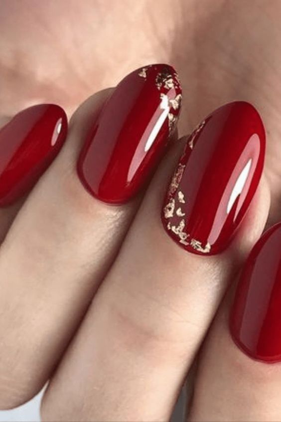 unha gel vermelha almond ou quadrada