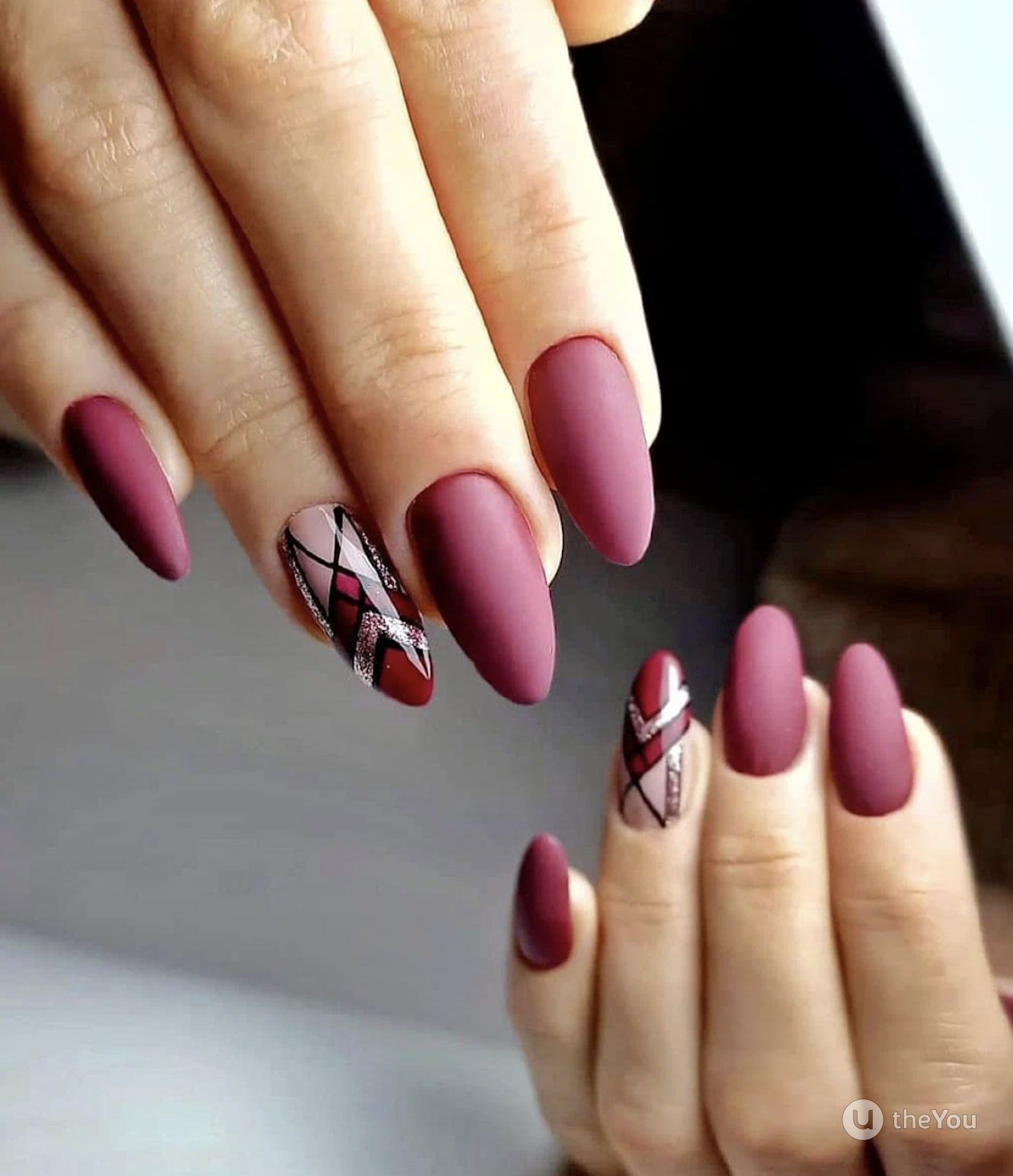 unhas vinho amendoada
