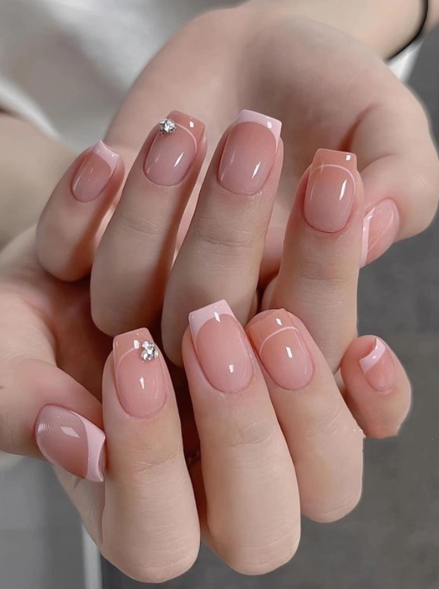 Francesinha em Gel: 5 Variações Modernas para Unhas Quadradas