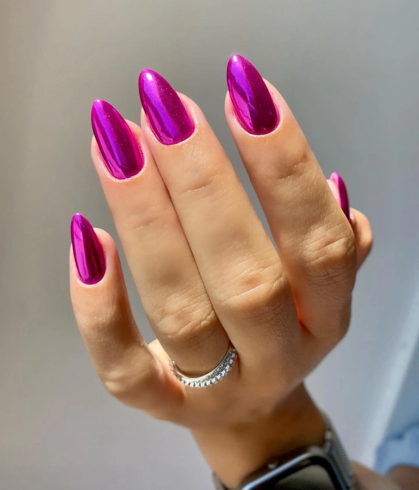 unhas em gel violeta