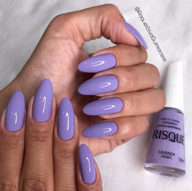 unhas em gel roxo fosco