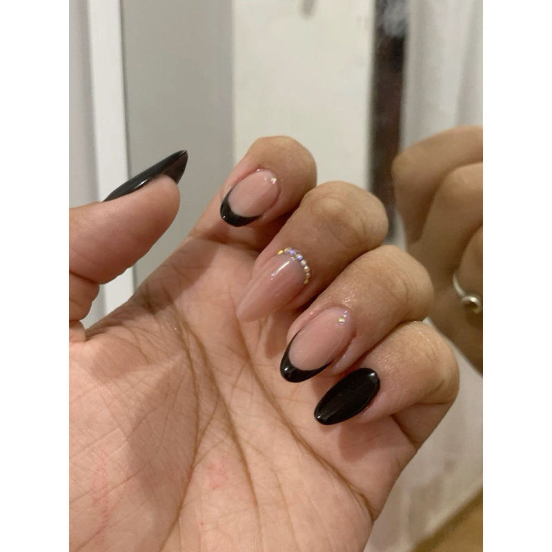 unhas pretas para festa
