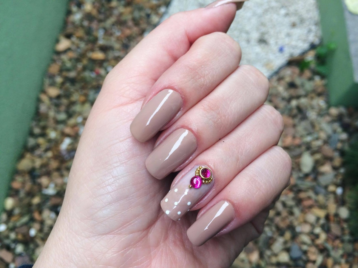 unha nude vs unha branca qual escolher