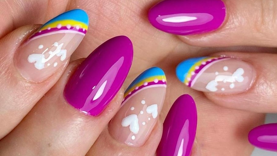 unhas brilhantes carnaval