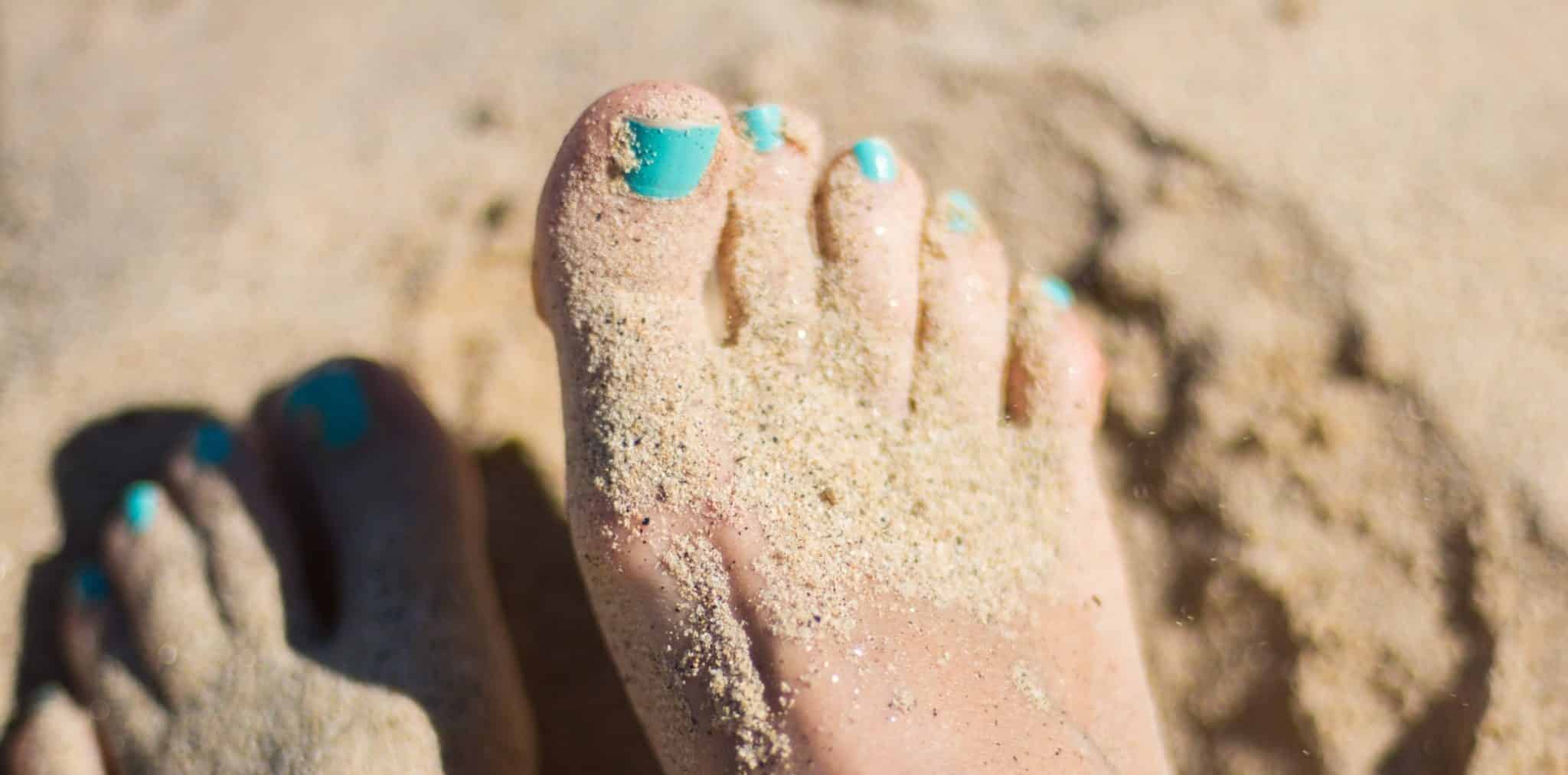 sonhar unha do pe versus unha da mao