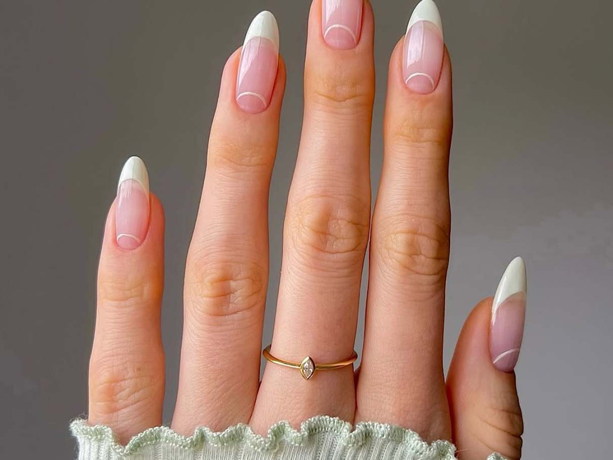 5 ideias de títulos:
1. Manchas Brancas nas Unhas: Entenda as Causas e Quando se Preocupar
2. Leuconíquia: O Que São as Pintas Brancas nas Unhas e Como Tratá-las
3. Unhas com Pontos Brancos: Sinais de Alerta e Dicas de Cuidado
4. Traumas