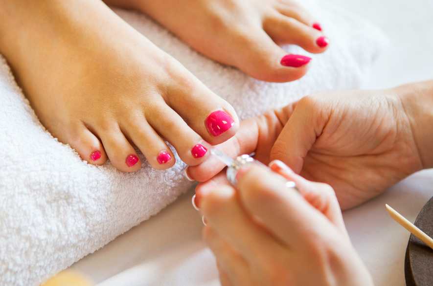 1. O que é Onicomicose e Como Tratar? 2. Pomadas vs. Esmaltes: Qual a Melhor Opção para Fungos nas Unhas? 3. Ingredientes Ativos no Combate à Micose de Unha: Um Guia Completo 4. Tempo de Tratamento para Micose de Unha: Paciência é Fundamental 5. Mitos e Verdades sobre o Tratamento de Fungos nas Unhas