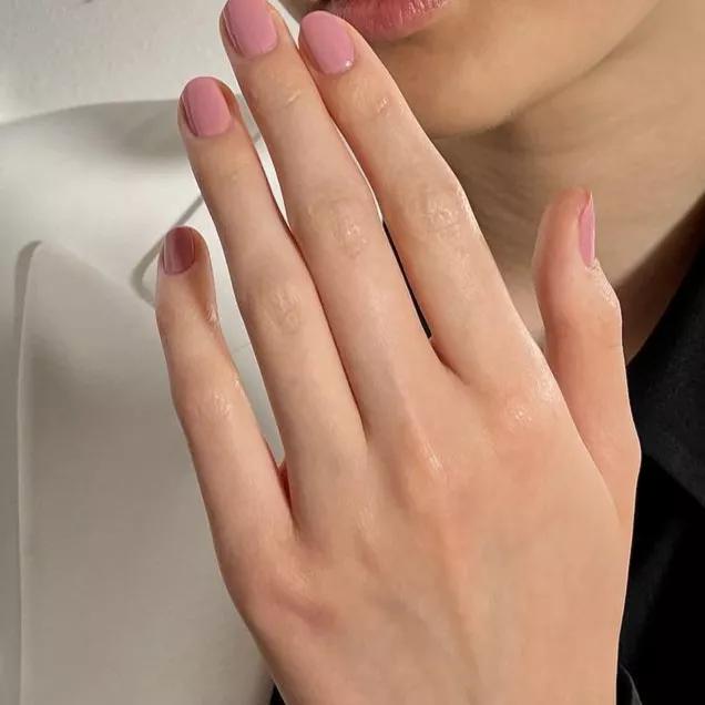unhas elegantes para mãos pequenas