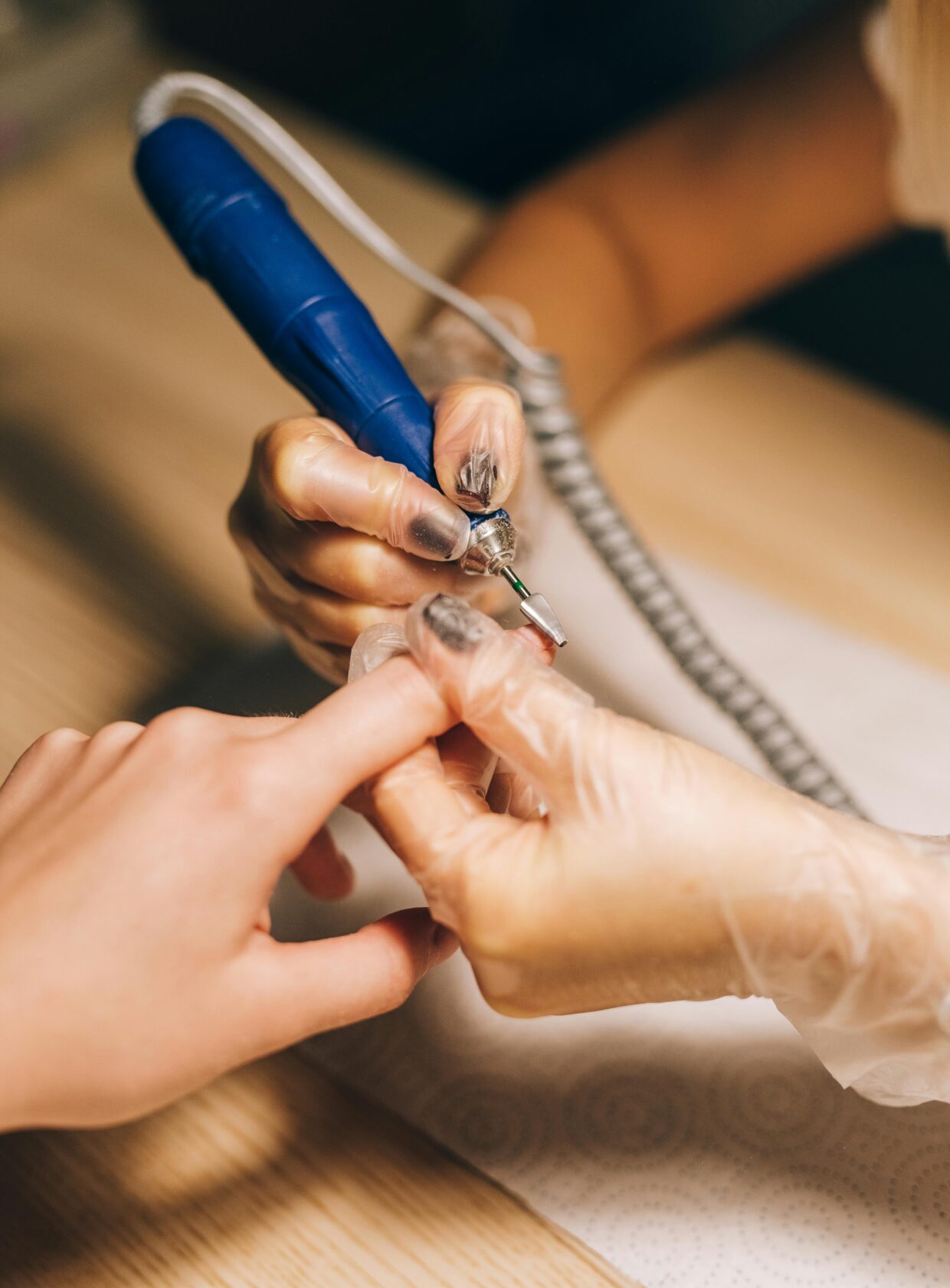 erros comuns ao remover unha em gel em casa