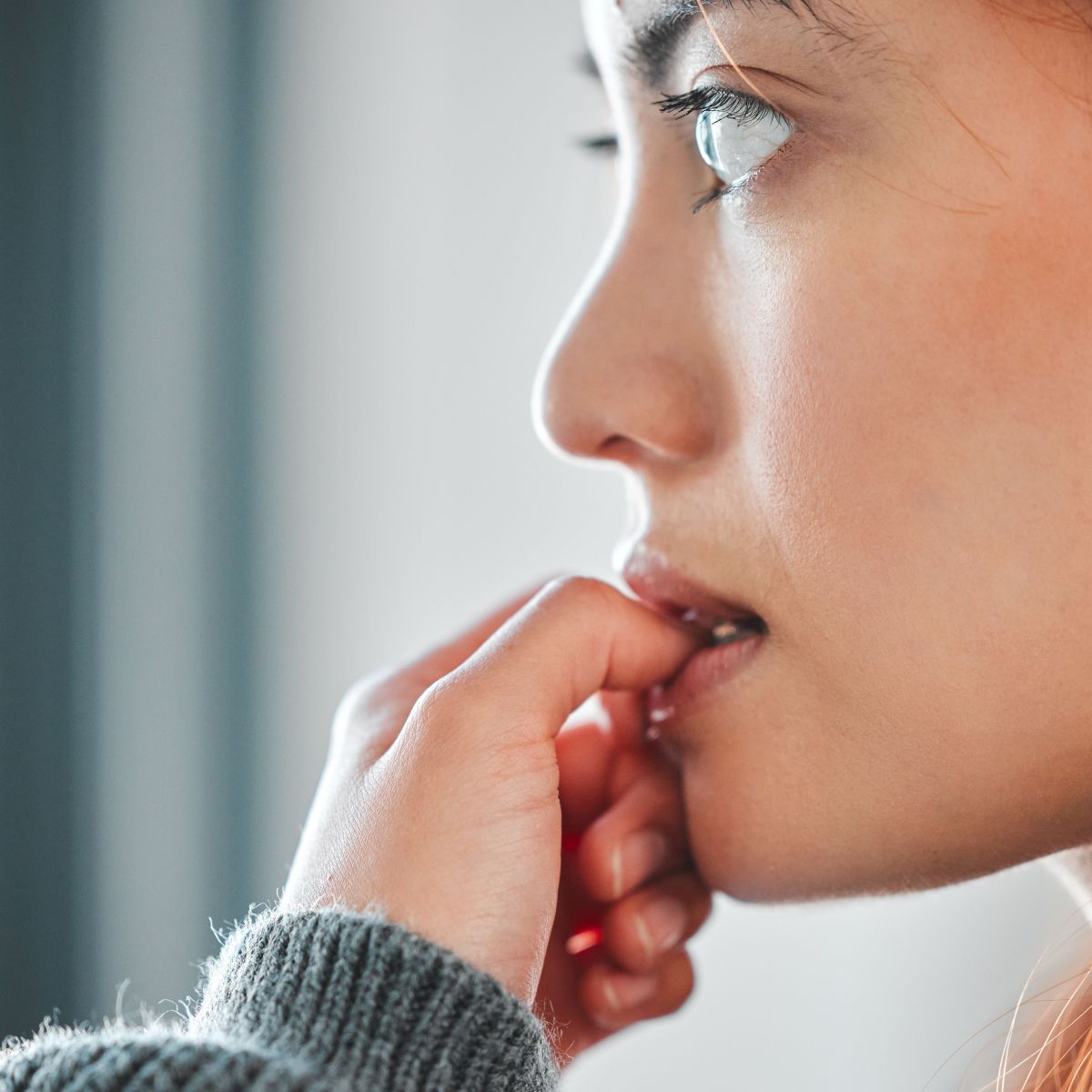 roer unhas vs roer cutículas qual pior