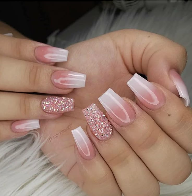 unha rosa com prata