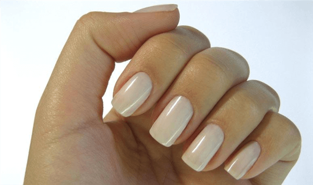 Como interpretar sonhos com unhas de diferentes cores?