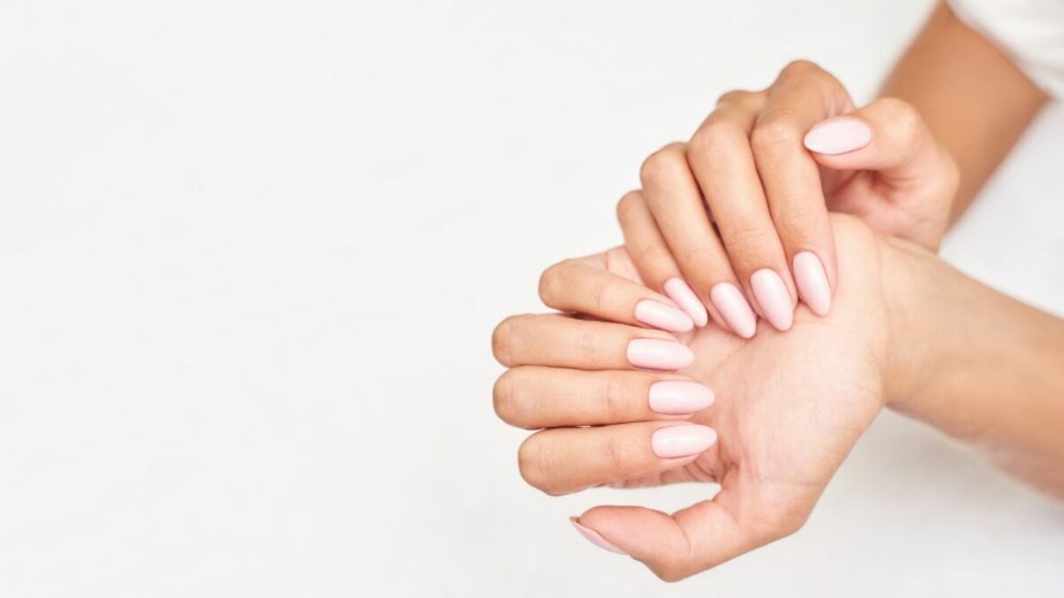 A psicologia por trás de sonhar com unhas: um guia completo