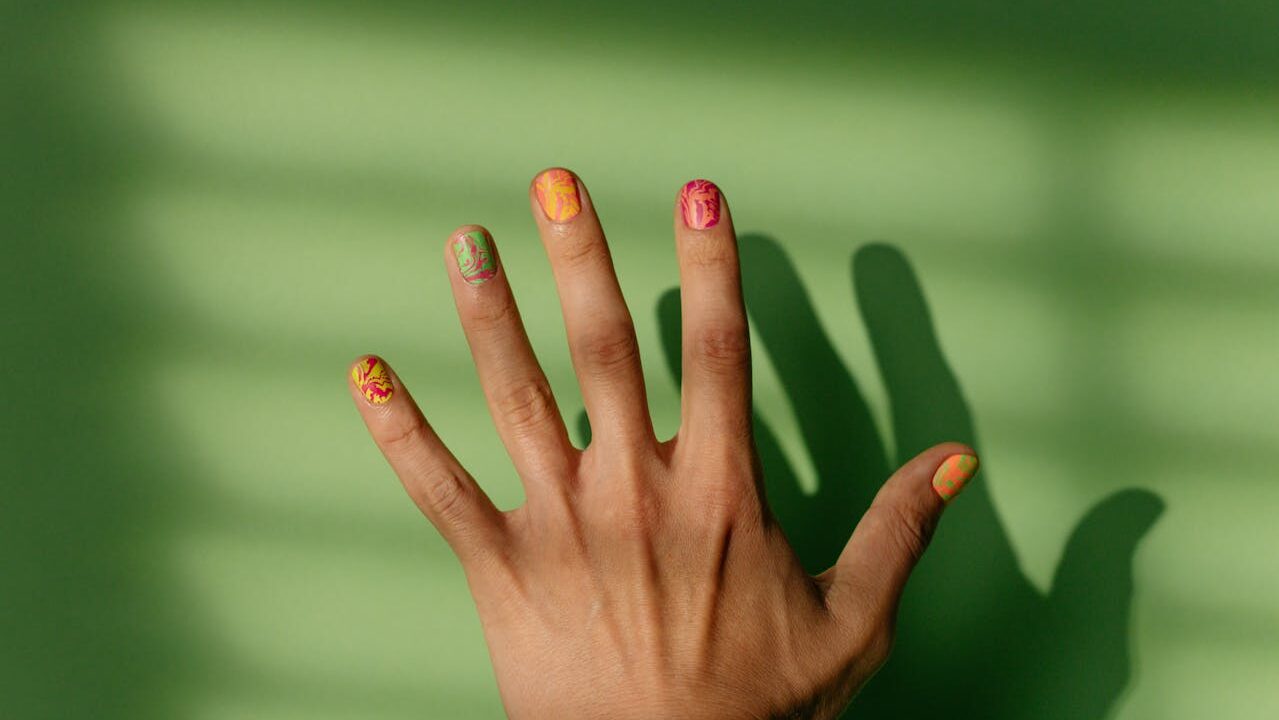 Sonhar com unhas: mitos e verdades sobre os presságios