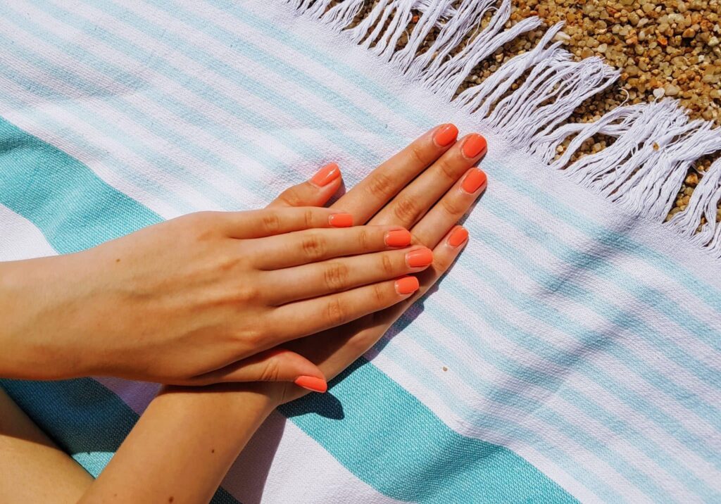 sonhar pintando a unha