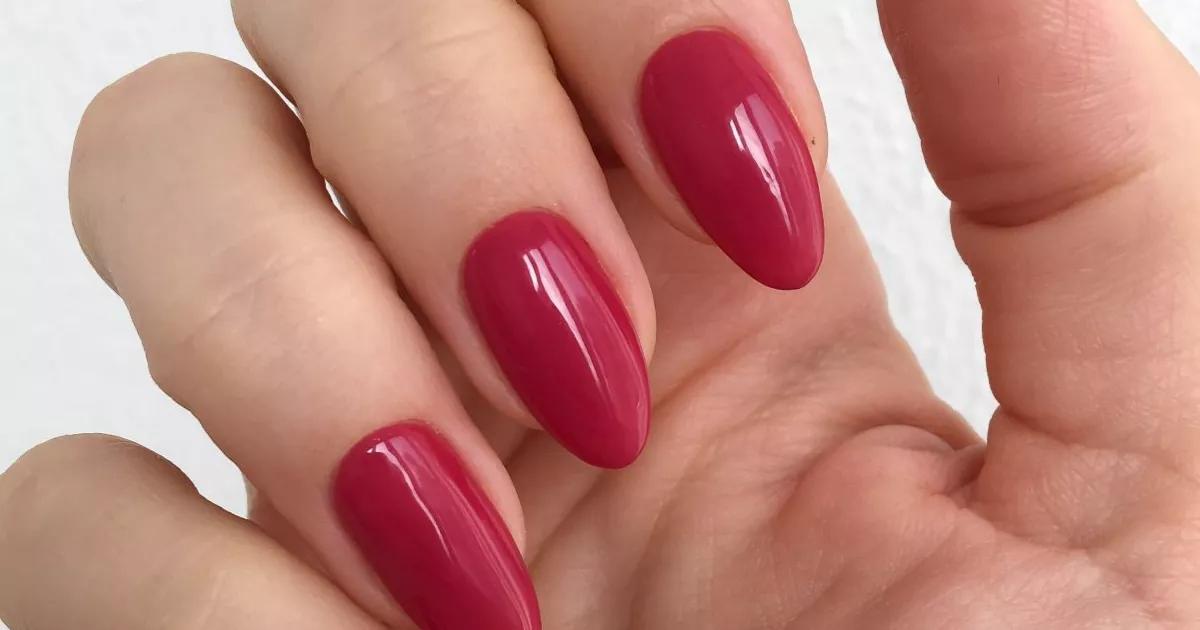 unha acrigel vermelha e preta