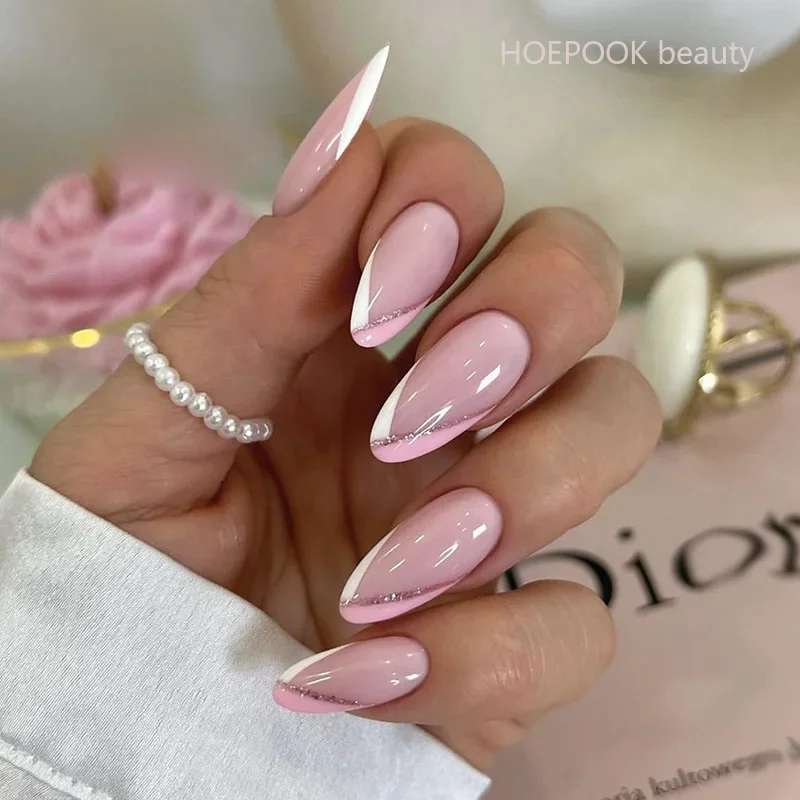 Nail Art para Unha Almond Curta: Francesinha Fina e Baby Boomer