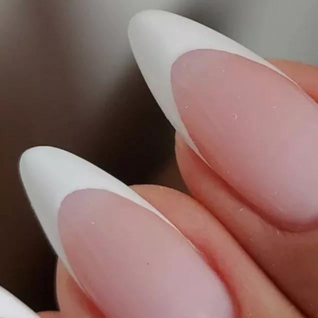 unha almond decorada delicada