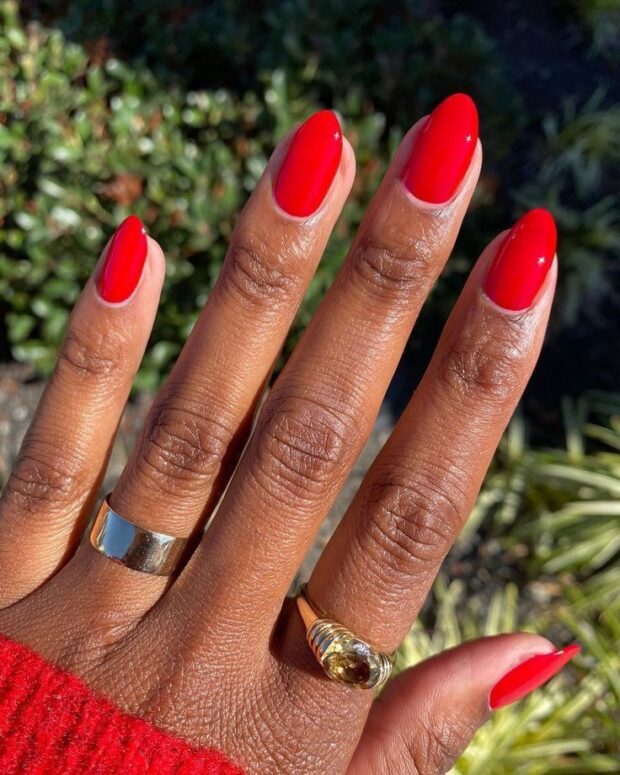 unha almond decorada vermelha