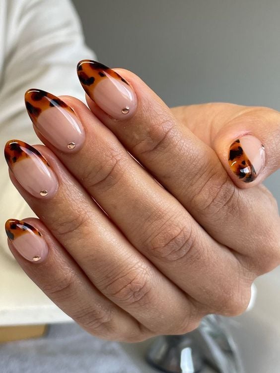 Decorações Sofisticadas para Unhas Almond: Inspirações e Técnicas